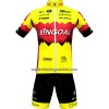 Set Fietsshirt + Korte Koersbroek 2023 Bingoal WB Geel Rood